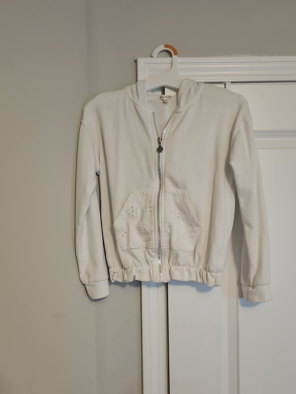 Cream Zip-Up Hooded Sweatshirt with Eyelet Pocket